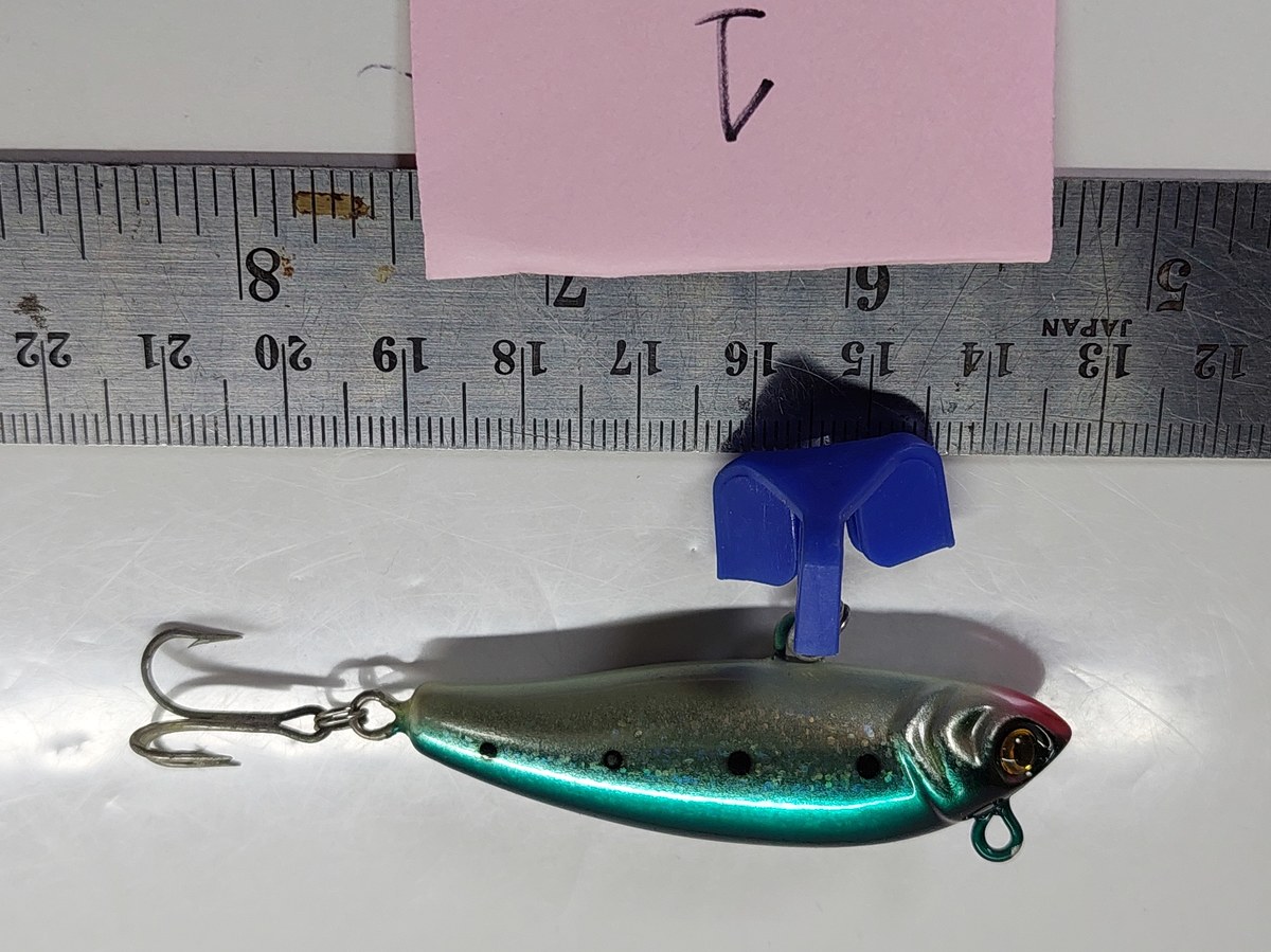   Dum fishing       *******     LURE #    1   ***  LUNKERS   CLUB  *****