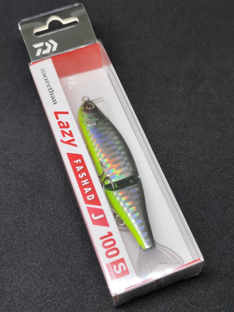 >>> DAIWA MORETHEN 100(S) หลังดำ ตัวเหลือบเงิน ท้องเขียว สีเด็ดๆ <<<