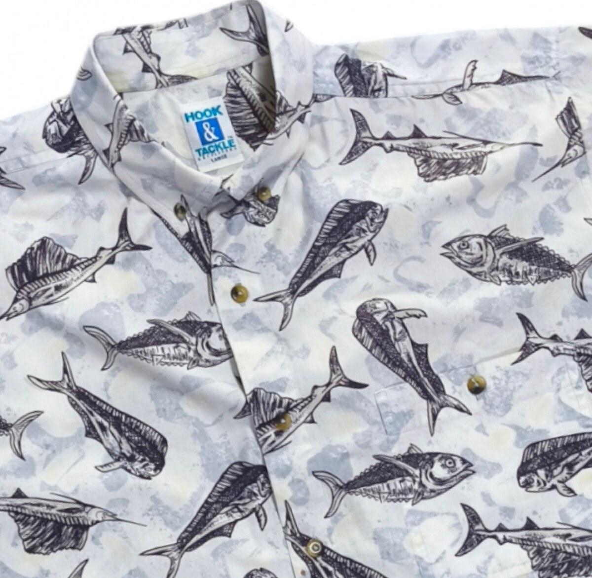 Hook & Tackle Fish เชิ้ตแขนสั้นลายปลา กระดุมลายกะสวยมาก