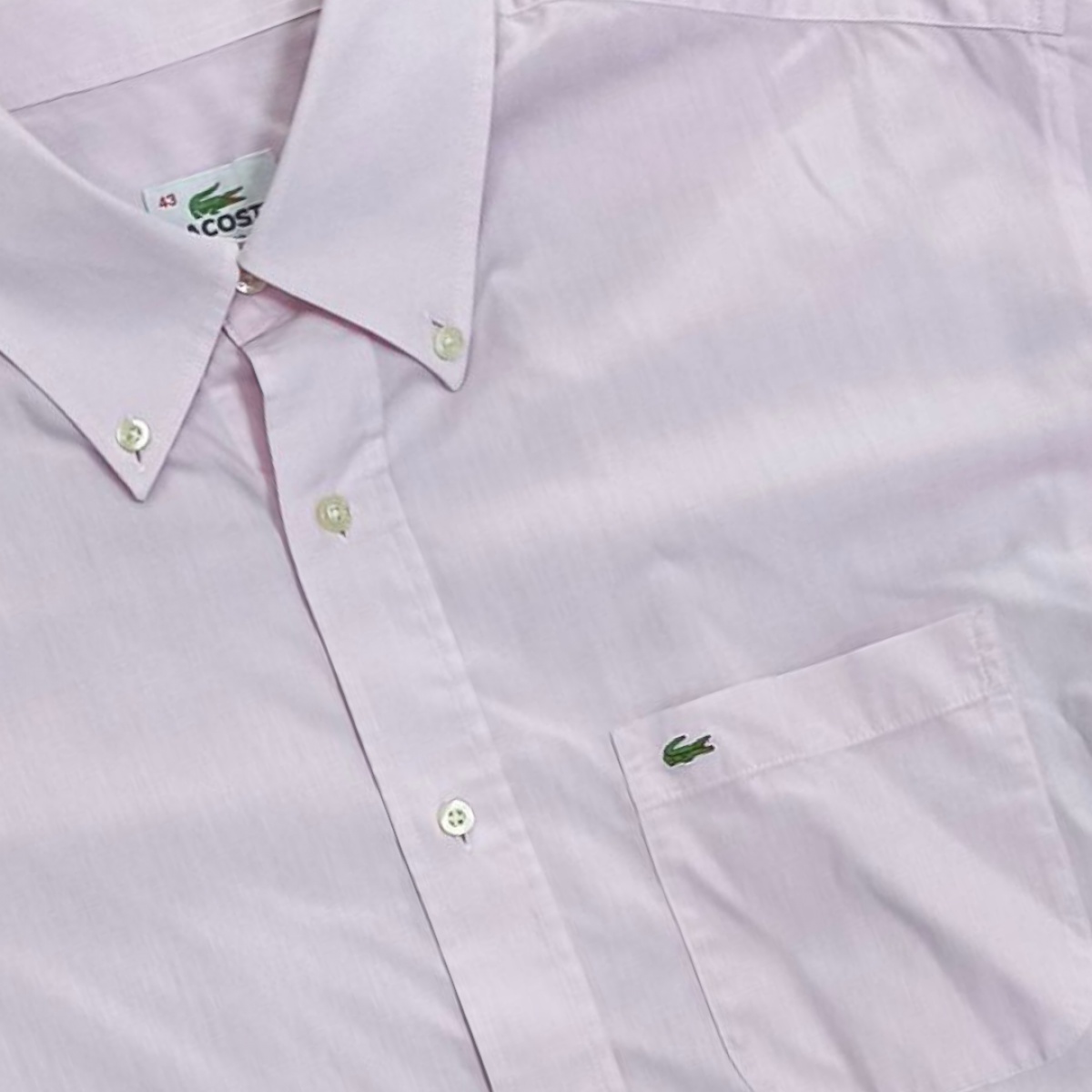 LACOSTE สีพื้นชมพู่อ่อน อก48นิ้ว  เชิ้ตแขนยาวสภาพใหม่มาก