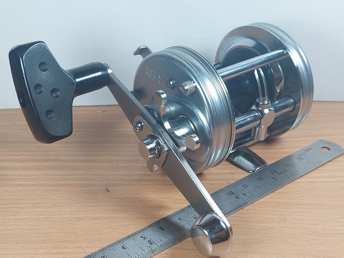   Dum fishing  REEL # 4       ****  ABU  AMBASSADEUR  6500 C  ROCKET   ****
