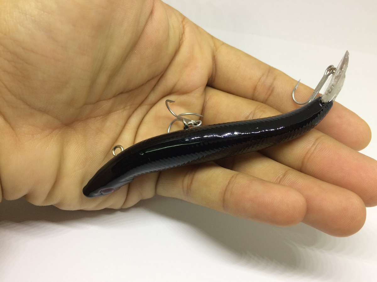 Silver Bear Culter ขนาด 10.5 cm หนัก 12 g. งานเลื้อยใต้ผิวน้ำ