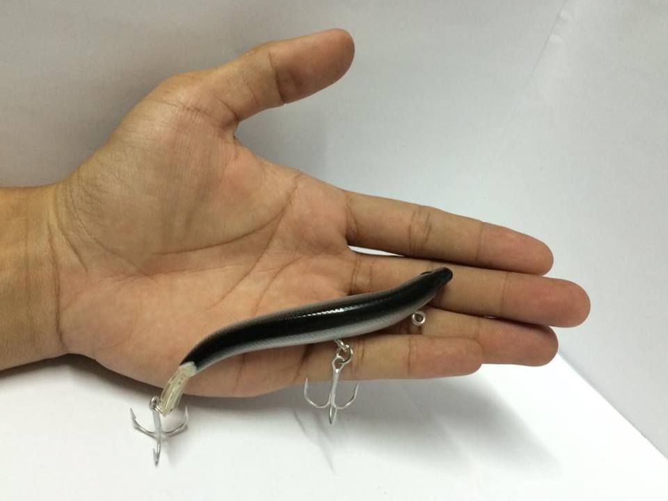 Silver Bear Culter ขนาด 10.5 cm หนัก 12 g. งานเลื้อยใต้ผิวน้ำ