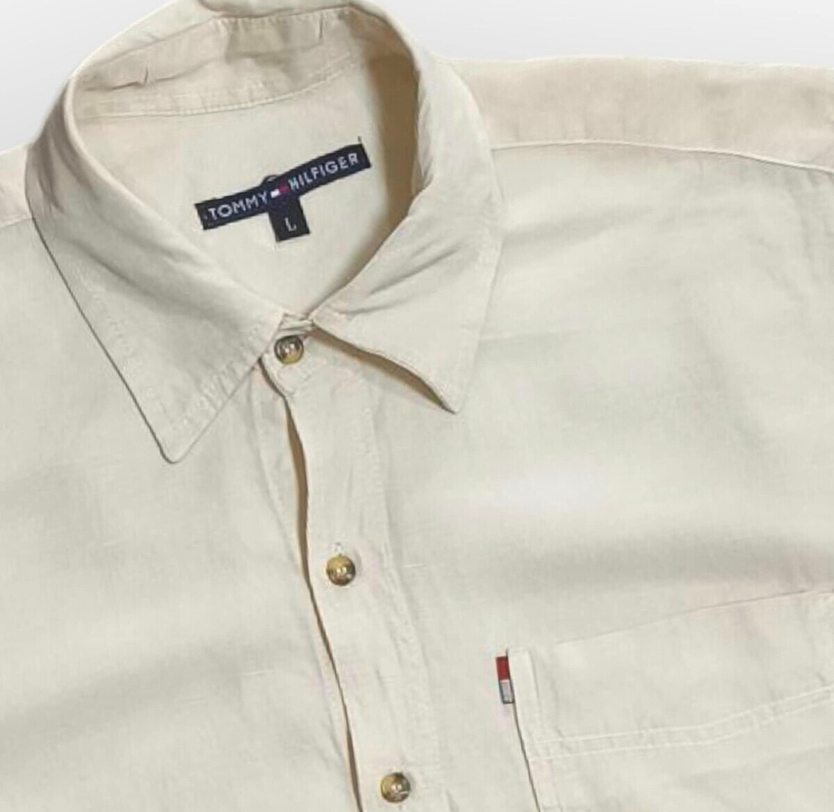 Tommy Hilfiger ผ้าลินินเชิ้ตแขนสั้น สีครีมเรียบๆเลยครับ อก 46 นิ้ว