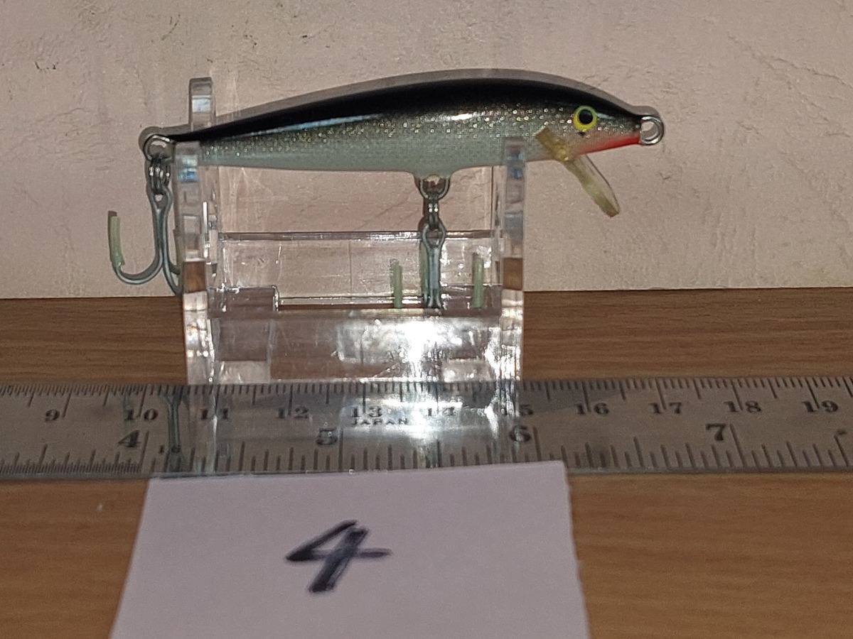   Dum fishing       *******    RAPALA   #  4     ********