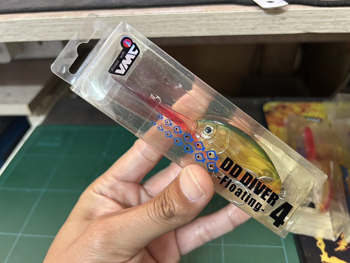 เหยื่อVMC(6.5cm)วัดจากห่วงหน้าถึงห่วงหลัง