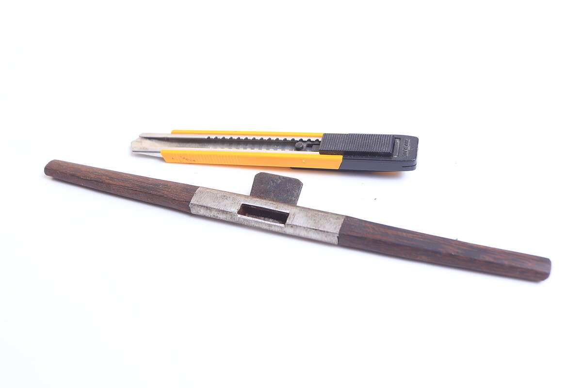 คัตเตอร์ OLFA MT-1 และกบขูดไม้ (กบเหลา) ใบกบกว้าง 22mm