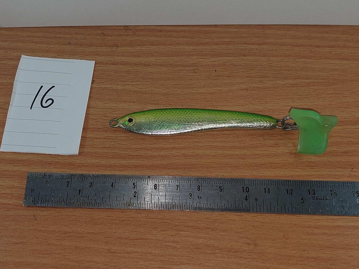  Dum fishing       *******     LURE #    16   ********