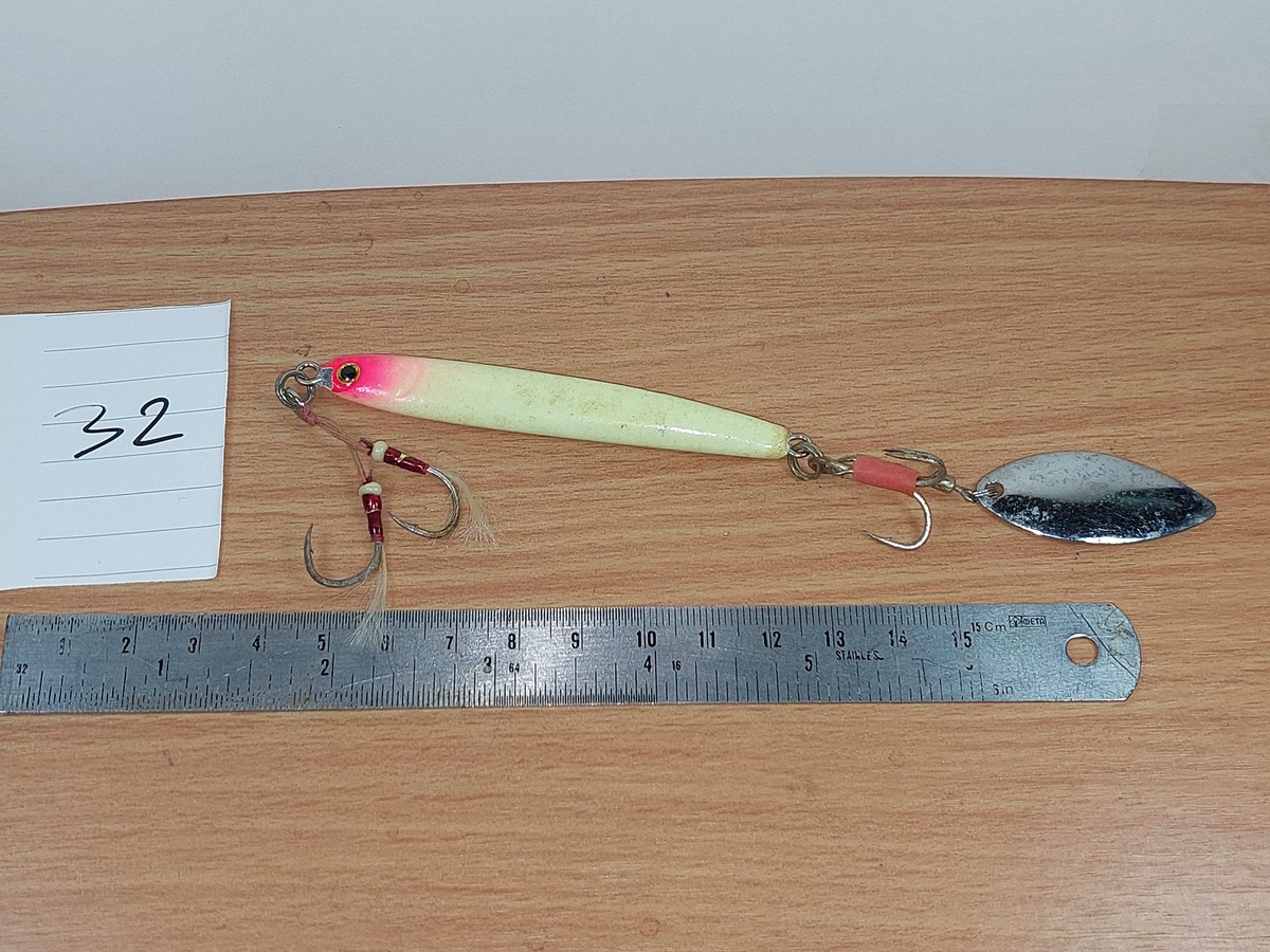   Dum fishing       *******     LURE #    32       ********