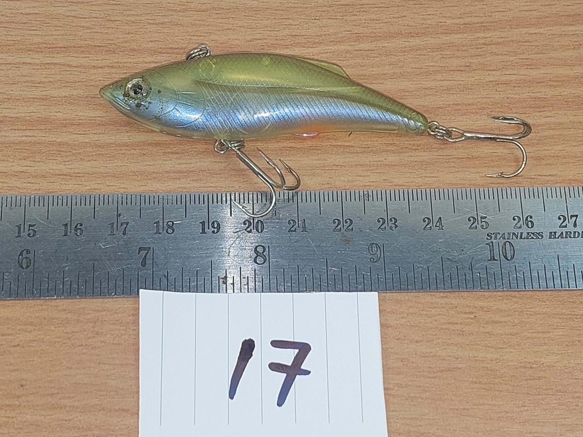   Dum fishing       ***  LURE #    17   KENCRAFT  U- BOAT II     ***