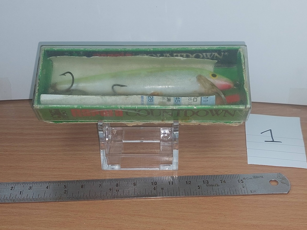   Dum fishing    LURE # 1    *******        RAPALA    ********