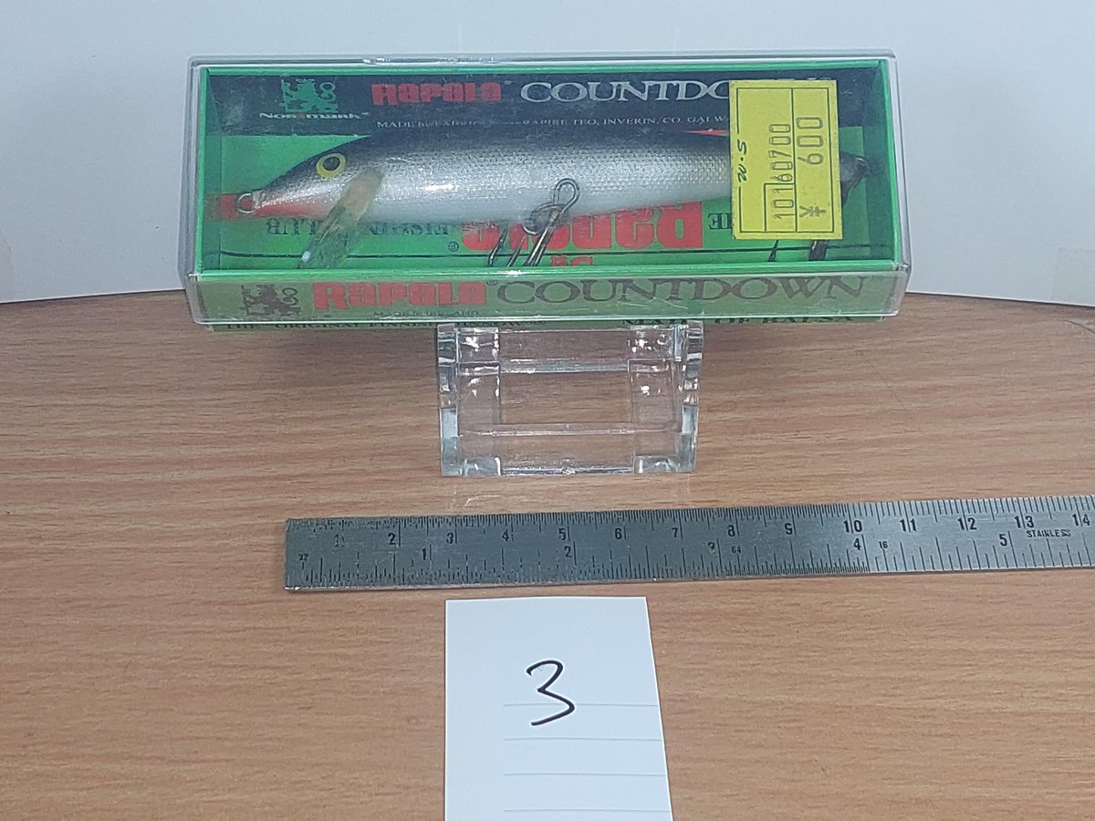   Dum fishing   LURE #  3      ******* RAPALA    ********