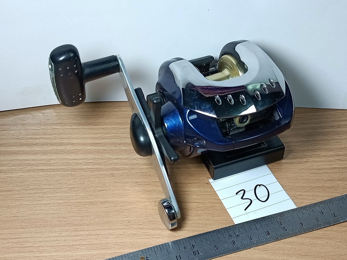   Dum fishing   # 30     *******   SHIMANO  400  XT    ********