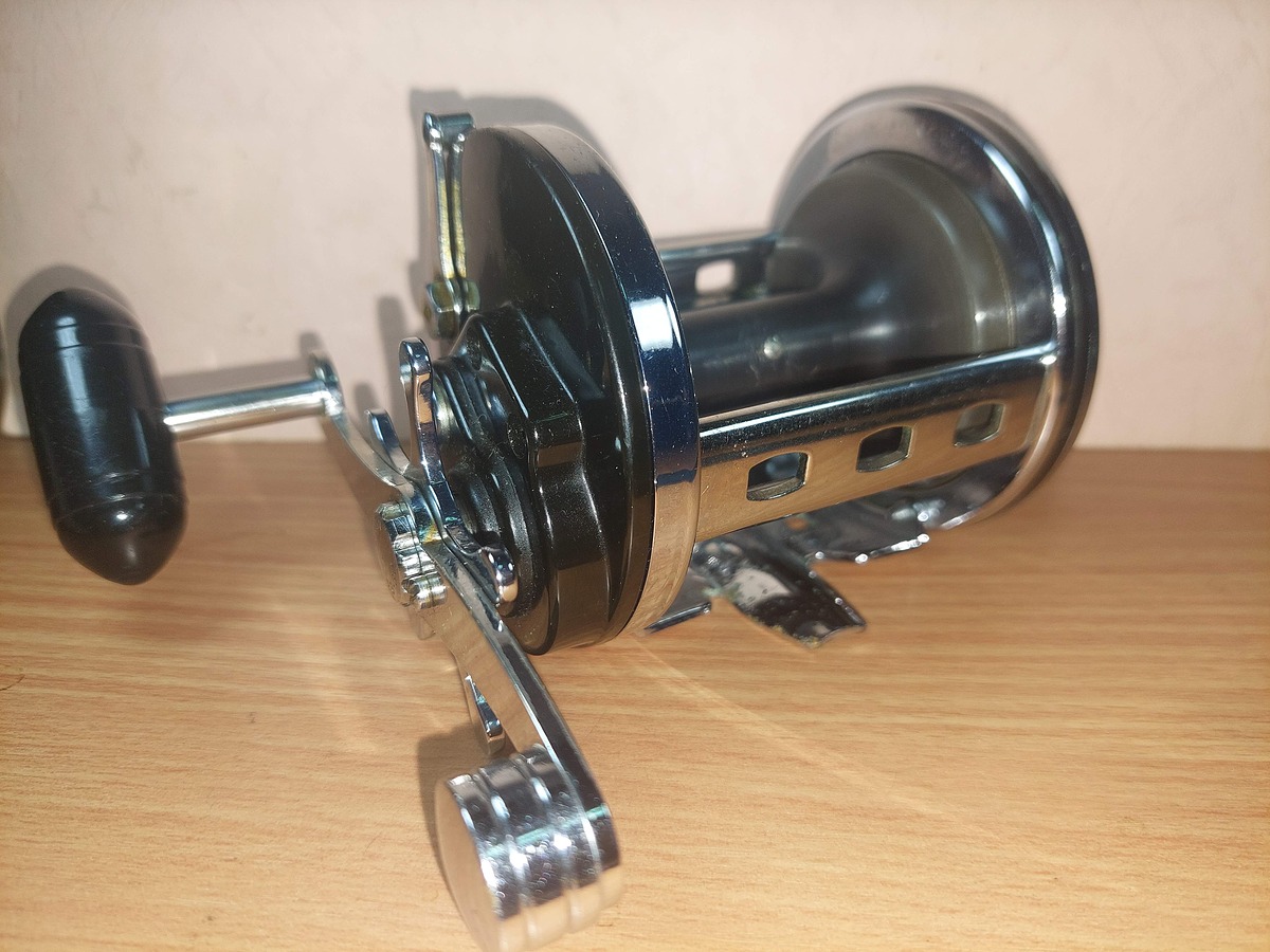   Dum fishing   #  17    ******   PENN   JIGMASTER HIGH SPEED    *****