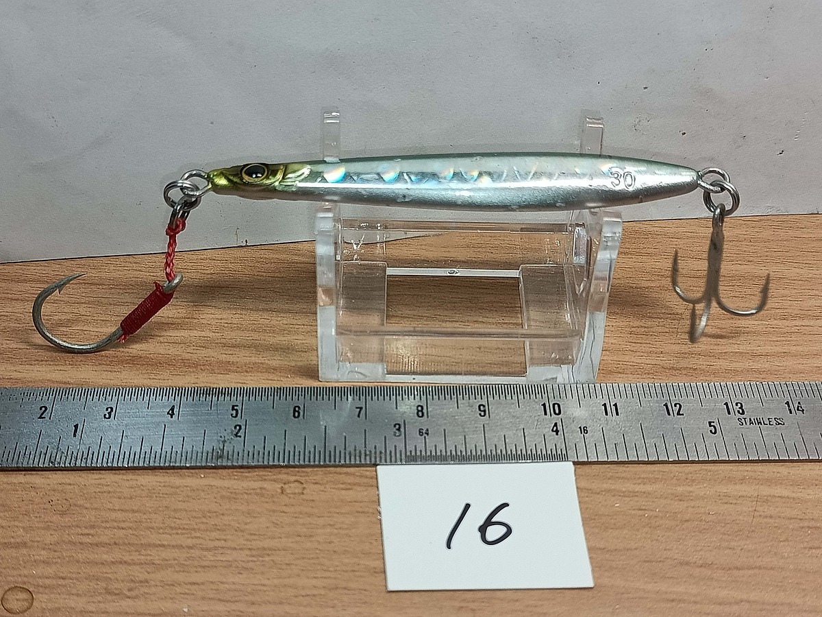   Dum fishing       *******     LURE #    16   ********