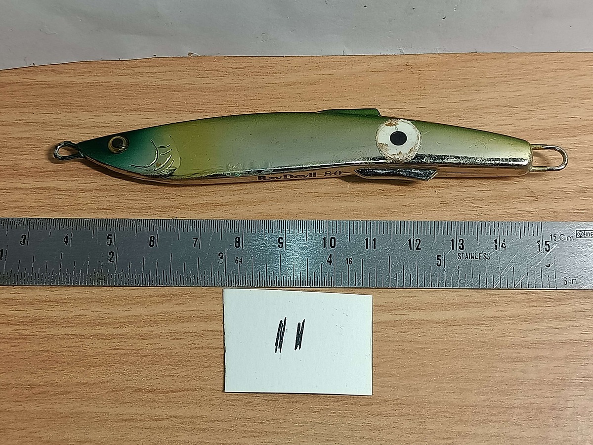   Dum fishing       *******     LURE #    11   BAY DEVIL     ********