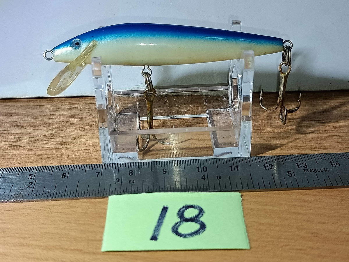   Dum fishing       *******     LURE #    18      ********
