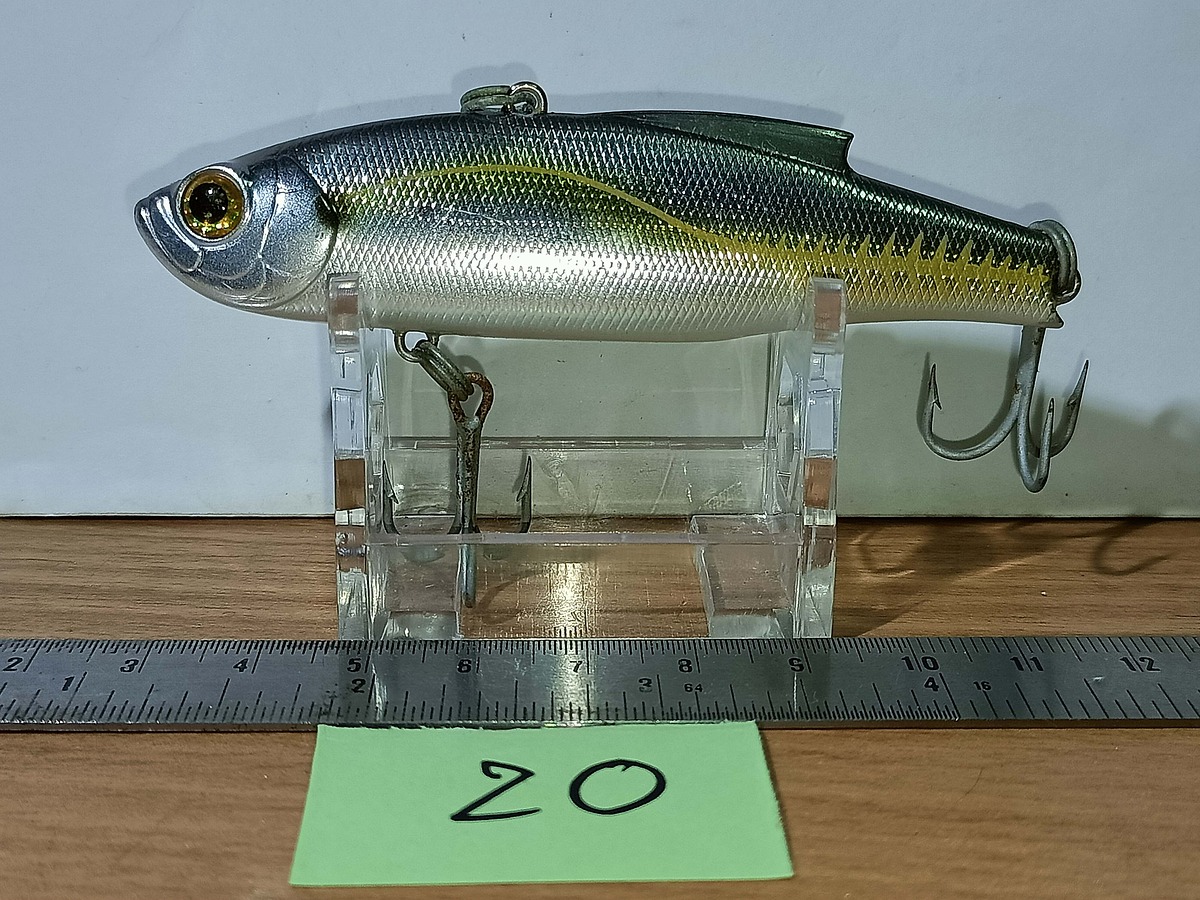   Dum fishing       ***   LURE #  20   DAIWA  TD.  SALT VIBRATION SS        ***