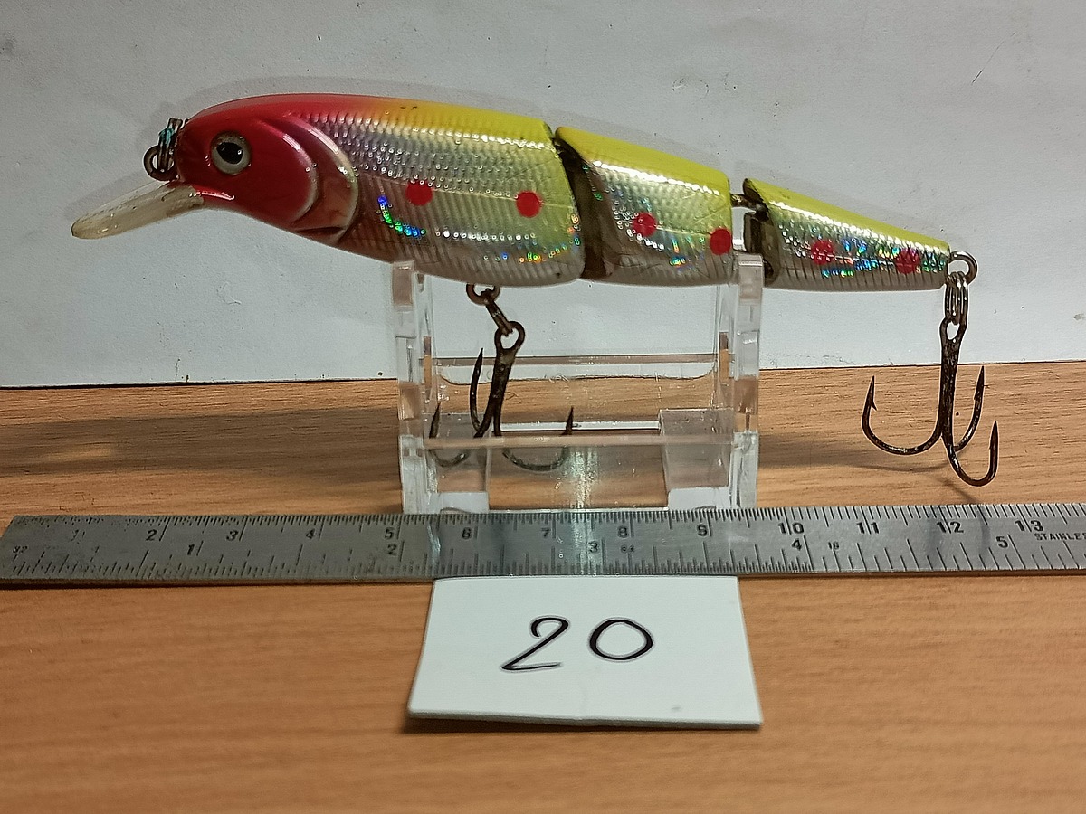   Dum fishing       *******     LURE #    20  ********