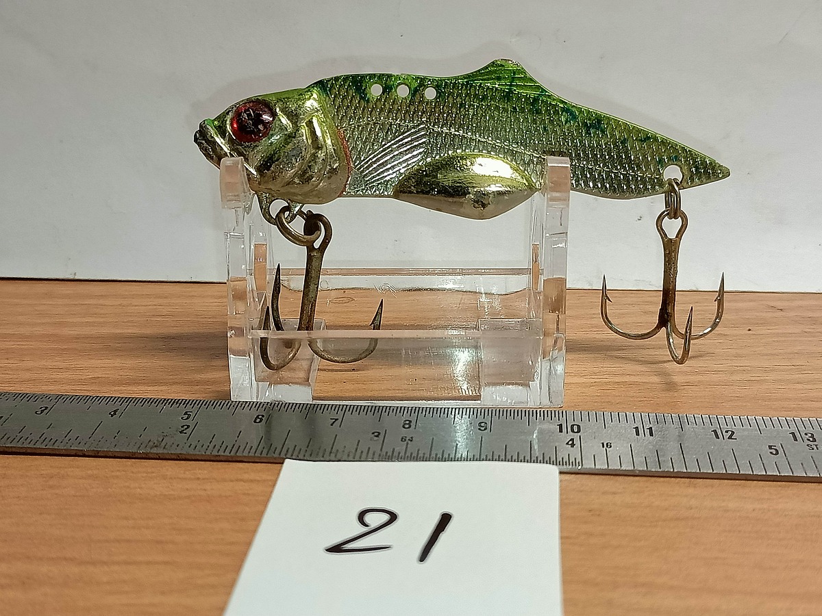  Dum fishing   ***  LURE #   21    DAIWA  REAL LASER  VIBE      ***
