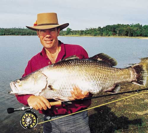 ตัวนี้สถิติโลกครับ ตกด้วยรอก Alvey แบบ Fly
Neil Shultz's World record for a 15.65kg (34lb 8oz) Bar