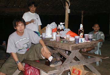 โฉมหน้าพี่ต้อม(TOM) ผู้สนับสนุนของรางวัลส่วนหนึ่งของงานนี้ อาทิเช่น
โล่ห์รางวัล เสื้อยืด เครื่องดื่