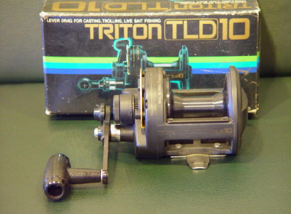 ผมเป็นแฟนเหนียวหนึบเหนียวแน่นกับ Shimano มานานเกือบยี่สิบปี
ที่เห็นในรูป คือ TLD 10 พร้อมกล่องครับ 