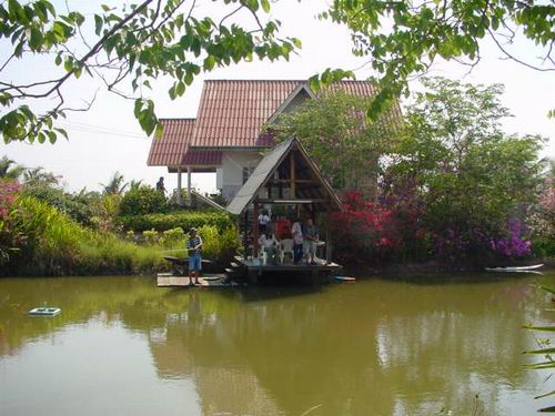 ประธานคนใหม่และสมาชิก SFC บางส่วนมาสำรวจสถานที่จัดงาน