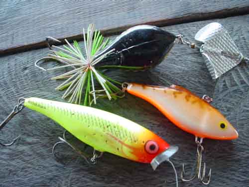 เหยื่อที่ต้องเตรียมที่เห็นว่า Work ครับ
Rapala Ratlin 8 cm
Rapala Poper 9 cm
เหยื่อหลบสวะ ทุกชนิด