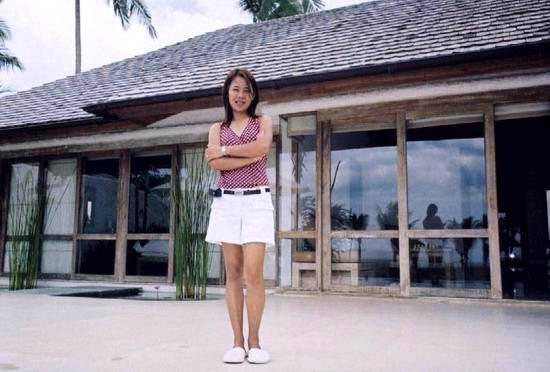 ป้าตาล... ขอรูปสวยๆ ไปฝากแควนคลับ หน่