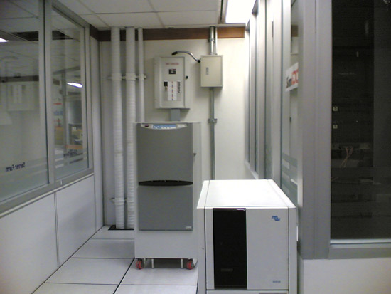ระบบสำรองไฟฟ้าที่ Siam IDC เลือกใช้ UPS ของ Liebert รุ่น Hinet UPS (10-30kVA) - 50Hz ที่รองรับ Serve