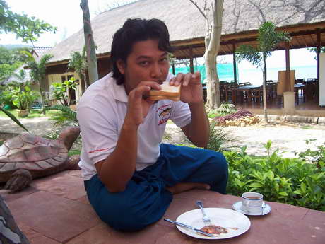 ส่วนท่านนี้มากัน 3 วัน ไม่เห็นมีหยิบ