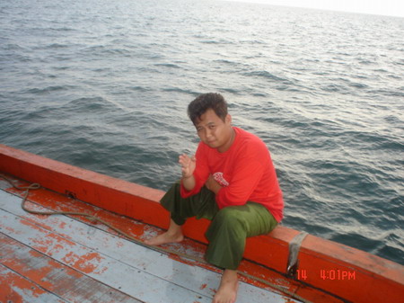 นี่ค้าบบบบ ดูมือป๋มจิ... ล้างหม้อข้าว เอ้ย!! อัดปลามา  มือแข็งเป่า งิงิ