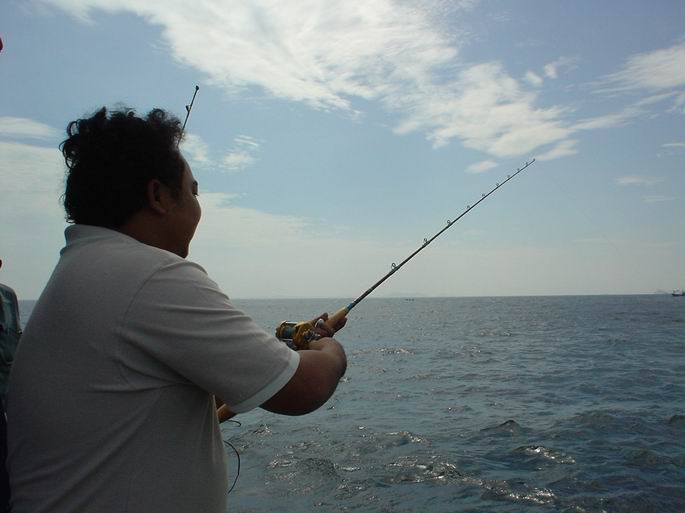  :cheer: :cheer: :cheer: :cheer:

                     แล้วที่ท้ายเรือก็มีเฮครับ.................เ