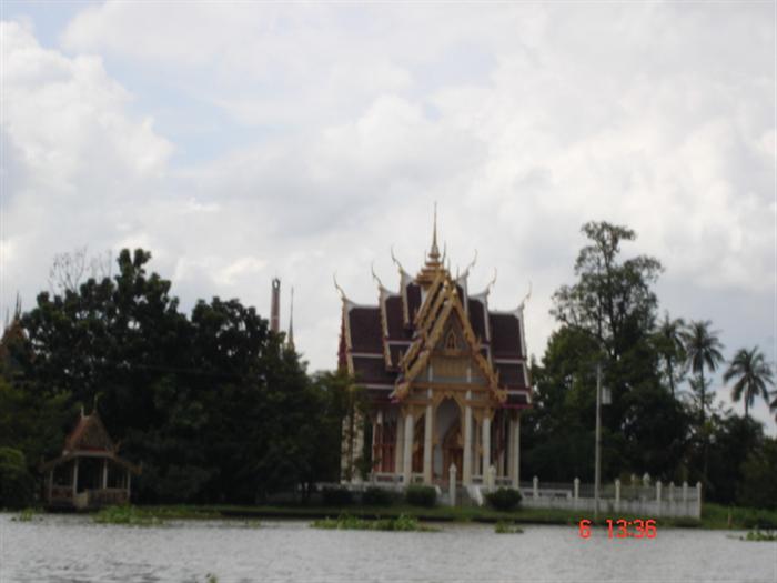 ความสวยงาม ของวัดริมฝั่งน้ำเจ้าพระยา.... มีมนต์ขลังที่เปี่ยมเสน่ห์เป็นที่สุด.... :smile: :smile: