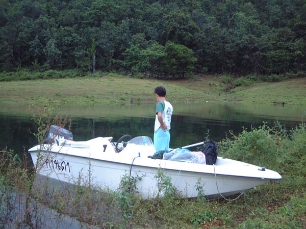 น้าชาวเรือ  เอาแต่รูปเรือแล้วรูปผมไม่เอาบ้างเหรอ........ยามาริน