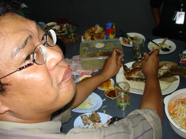 อ๋า.... กุ้งไม่ทันนนนนนนน....
        งั้นปลาแย้วกานนนนนนนนน...... งือๆๆ พี่ติ่ง นะ...  :cry: :cry: