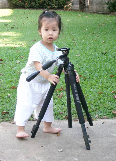 เพื่อแก้ปัญหาดังกล่าว อุปกรณ์เสริมที่พี่เล็กแนะนำให้ใช้ และบอกว่านักถ่ายภาพมืออาชีพใช้กันทุกคน ก็คือ