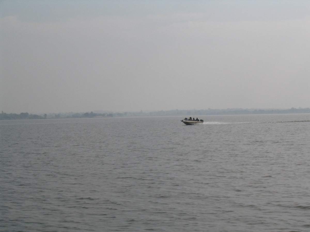 วันนี้เรือวิ่งกันในวิ่งกันเต็มเขื่อนเลยหนึ่งปีมีครั้งเดียวที่จะเอาเรือเร็วลงที่เขื่อนป่าสักได้