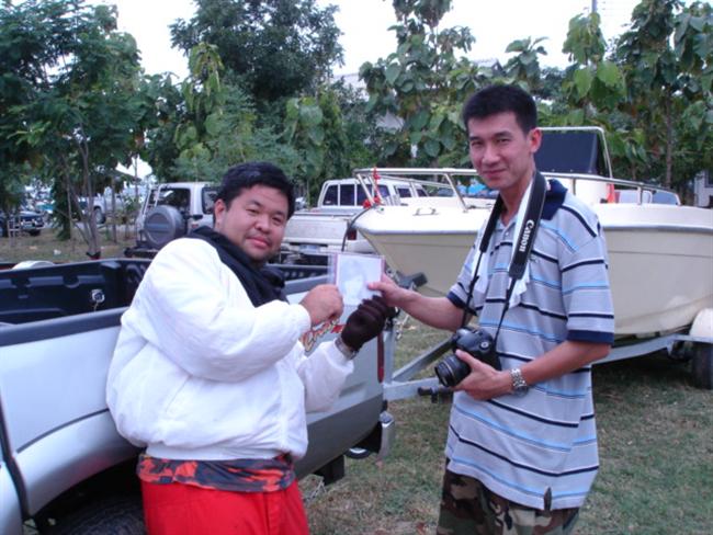 มีการมอบแผ่นเด็ด กันเล็กน้อย หลังจากที่สั่งจองกันมานาน กว่า 1 ปี... ในที่สุดก็ถึงคิวเค้าซะที...
   
