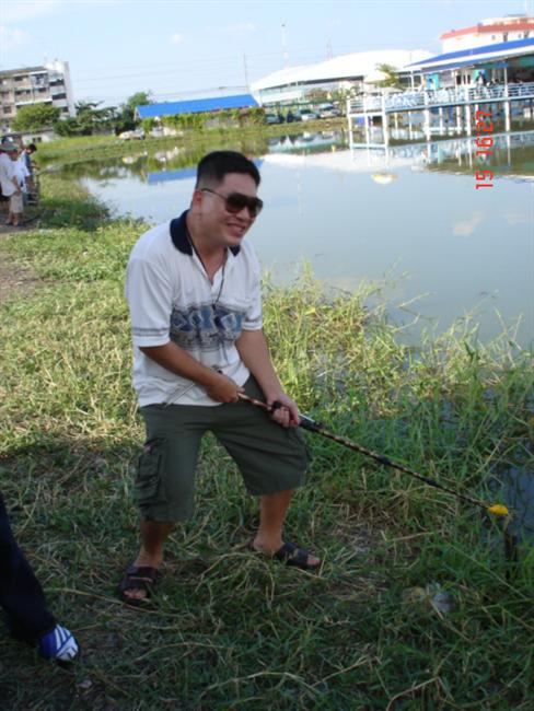 ไทเก้อ วัด ( น้อง ไทยเก้อ วู๊ด ) นักกอลฟ์ดีเด่นประจำสยามฯ...
        สแควพาร์ 80  :laughing: :laugh