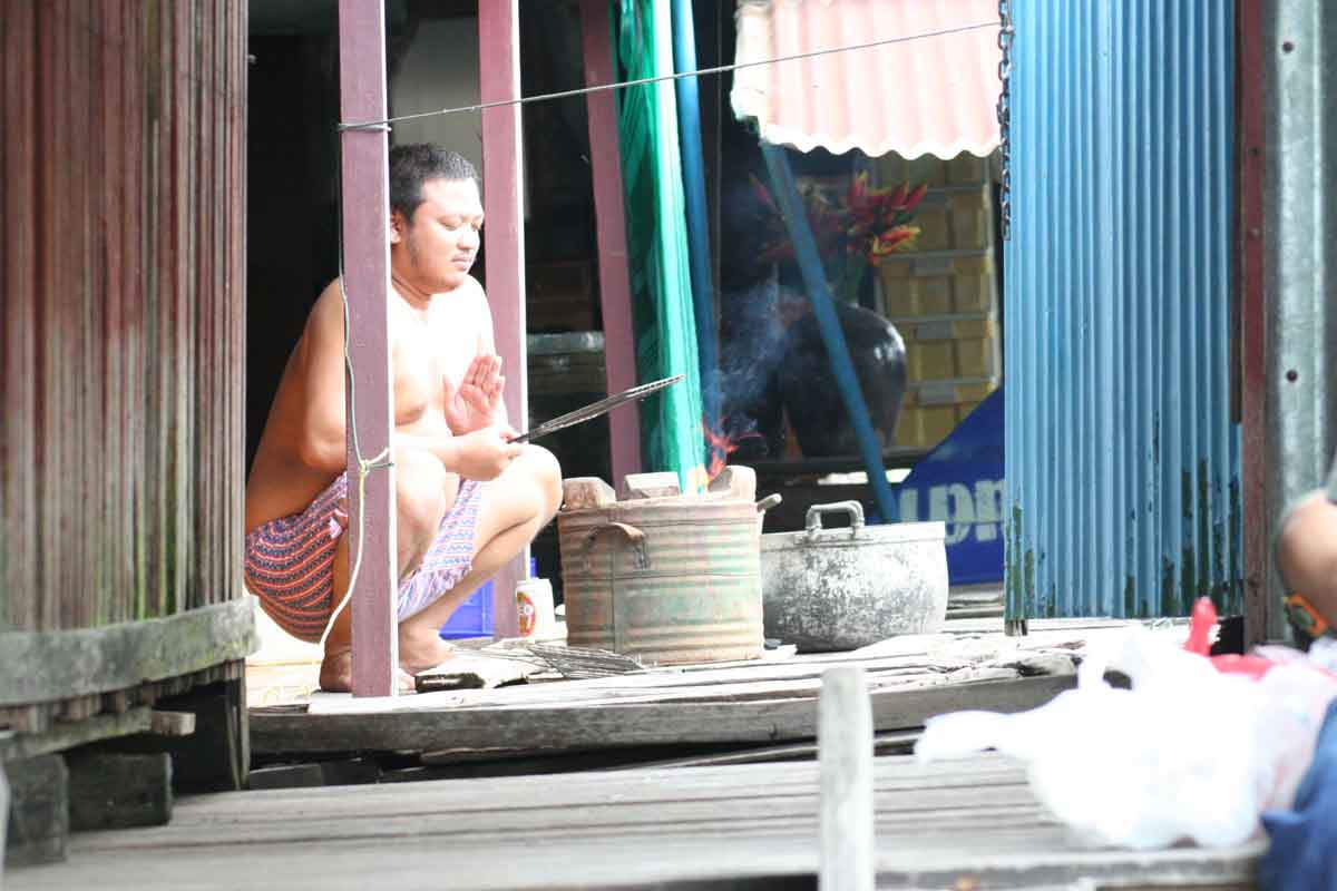 ที่สุดของนักกินประจำเวปคับ อาจารย์เณรเทียมกำลังปิ้งเด็กเป็นอาหารว่าง :laughing: