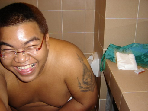 อารมณ์ดี ที่สุด ต้องคนนี้ครับ 
ขรี้ ไป หัวเราะไป.... :laughing: :laughing: :laughing: