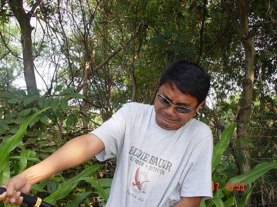 มาถึงตาพี่คนนี้มั่งครับ  :laughing: :laughing: :laughing:




