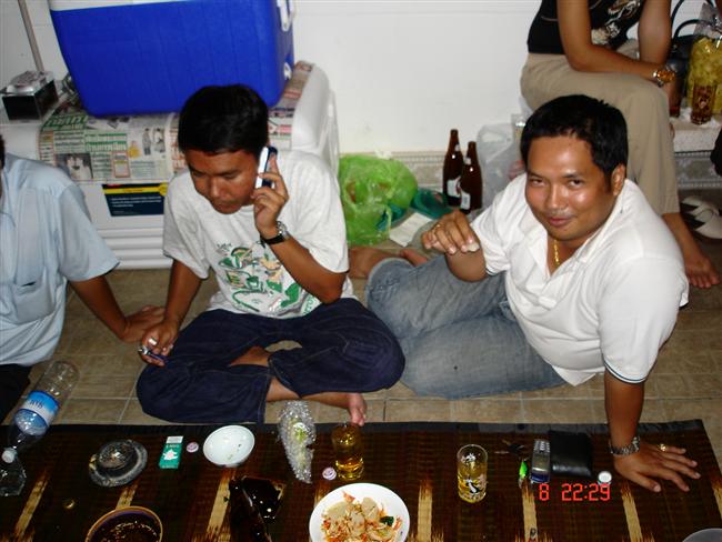 ที่สุดแห่ง คู่ตัวแสบ... :mad: :mad: :mad: :sad:
       น้าฟลาย หน้าโคดเจ้าเล่ห์เรย.... :laughing: :