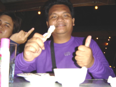 อาหารอร่อย ขึ้นมาทันที.....เอ้า ..
น้าป้อ ---- น้ามาด คืนนี้ สี่ทุ่ม ออกเรือไปตกปลากัน ปลาเข้าดีด้ว