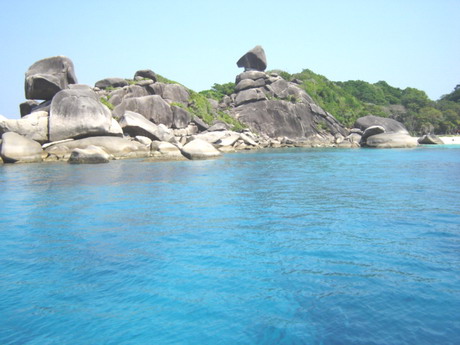 หินสวย น้ำใส............สวยจิงๆ  ๆ..
.........ในที่