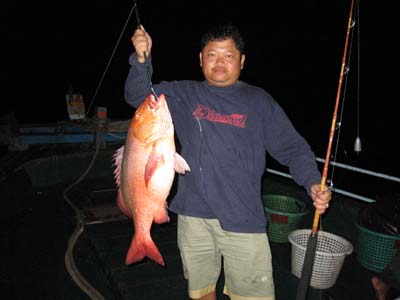 ตกดึกปลาหน้าดินก็กิน เหนื่อย ฉิบ เฮียแฟบก็ยังขยันไม่ถอยกับฝูงปลาแดงหลี
