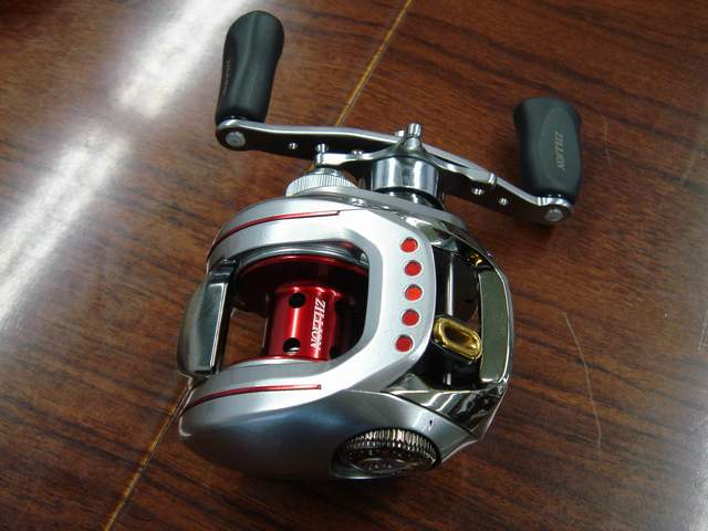 TD-Zillion100SHL Spect เดียวกันกับข้างบน
แต่ เกียร์ 7.1 World Fastest   ในอดีตจนปัจจุบัน ที่ Daiwa 