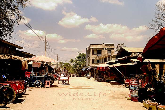  ตลาดเมียวดี ครับ